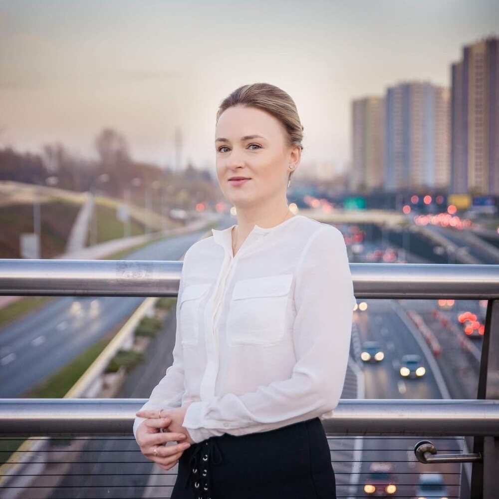 Martyna Gabryszewska — ріелтор, професійний портрет
